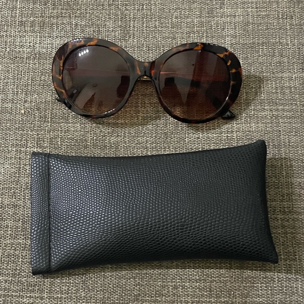 Tortoise Shell Sunglasses with Black Case